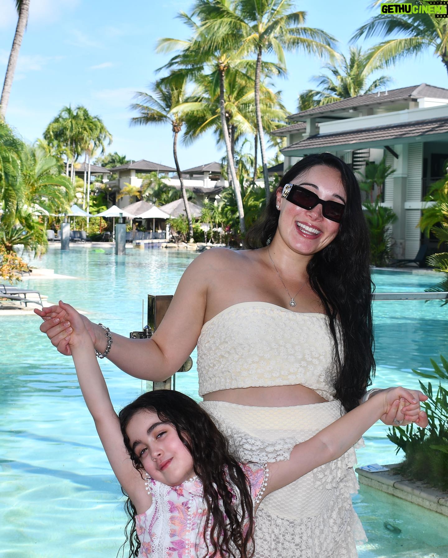 Robert Whittaker - 13.9K Likes - Was able to switch gears the last week and spend some time with the family before coming home and preparing for war 👊🏽Big thanks to the @pullmanportdouglas for having us. We had an amazing time and can’t wait to do it again. #pullmanportdouglas