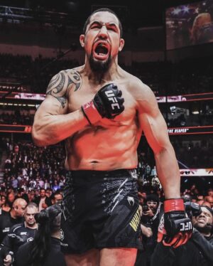 Robert Whittaker Instagram - Anaheim you were great, can’t wait to do it again. Thank you to my fans for all the love and support you send my way 👊🏽❤️