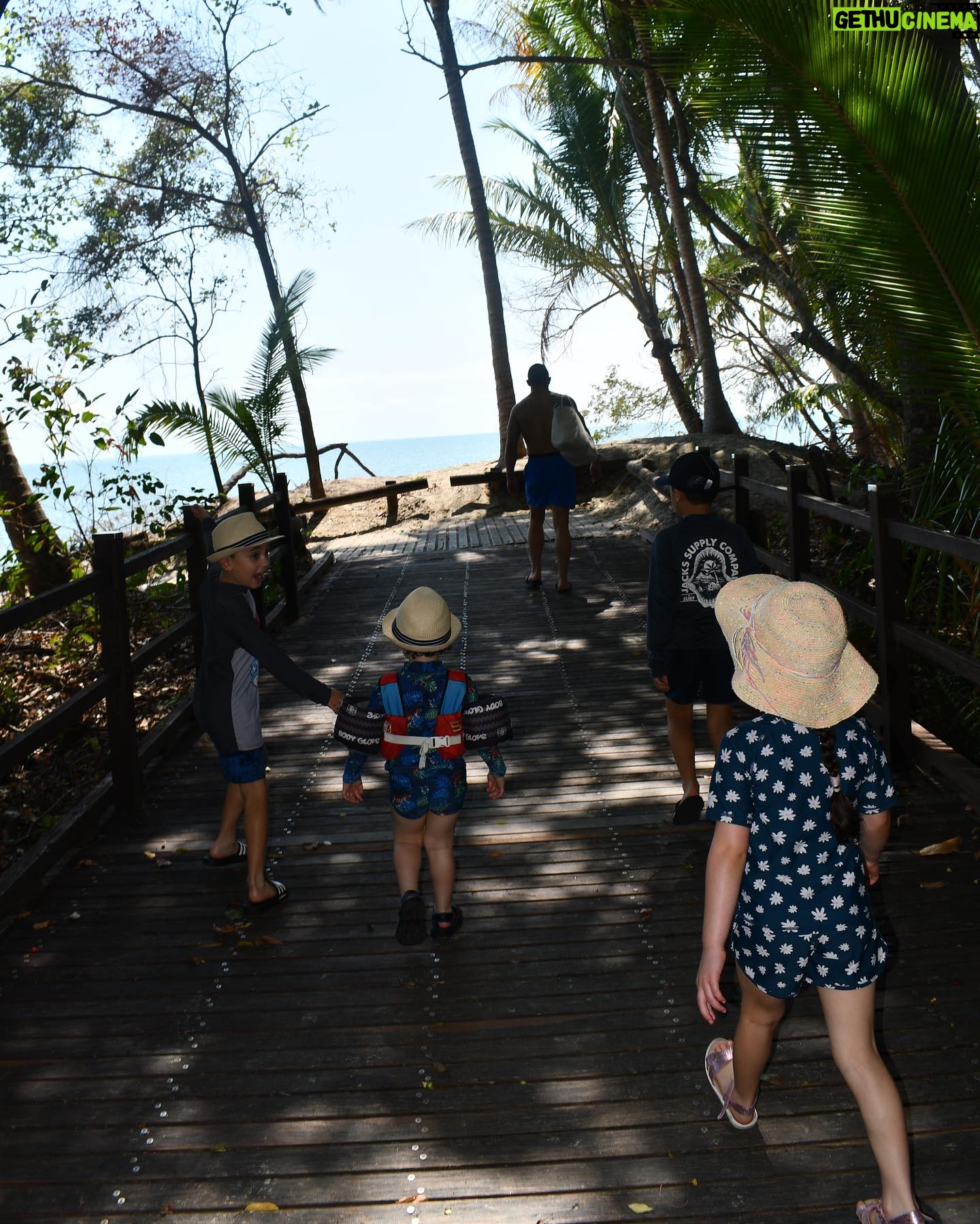 Robert Whittaker - 13.9K Likes - Was able to switch gears the last week and spend some time with the family before coming home and preparing for war 👊🏽Big thanks to the @pullmanportdouglas for having us. We had an amazing time and can’t wait to do it again. #pullmanportdouglas