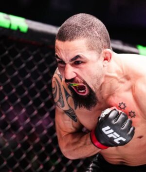 Robert Whittaker Instagram - Anyone Anywhere Anytime 

Thank you Saudi Arabia for having me 🙏🏽💪🏽