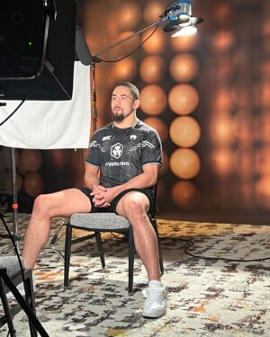 Robert Whittaker Instagram - Media Day done. Dialled in. 3 Days 👊🏽👊🏽

#ufc298 #ufc #ufcanz #letsgo