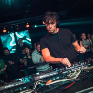 Roberto Cox Instagram - 🎧 ¡FECHAS EN SANTIAGO!
📍 Sábado 15 de junio - Fiesta @geminiscl_ - Farellones
📍 Sábado 15 de junio - @candelariabar - Vitacura
🥳 Vamos a armar un fiestón.