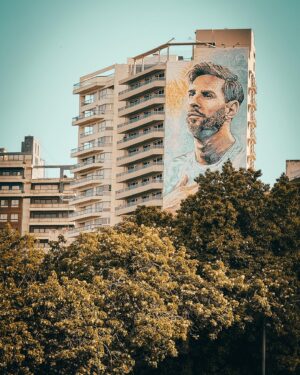 Roberto Cox Instagram - 🇦🇷 ¡Qué lindo ea Rosario! Hermosa ciudad al borde del Paraná.
⚽️ Tierra de Messi, el Loco Bielsa, Fito y el Negro Fontanarrosa.
🙄 El mito cuenta que en esta ciudad están las mujeres más lindas del país. No lo digo yo, lo dice la mitología popular. 🤷🏻‍♂️
🎥 Yo sólo fui por trabajo y me tocó visitar los estudios de @teleferosario para hablar sobre la muerte de Sebastián Piñera.
👉 ¿Qué saben de Rosario? Los leo 👀