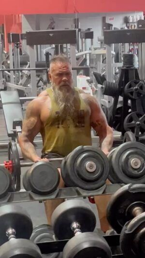 Roberto García Ruiz Instagram - Non stop #bodybuilding #gym #armworkout #spiritual #elserhumanoesextraordinario #mejorarcomopersona #porunmundomejor