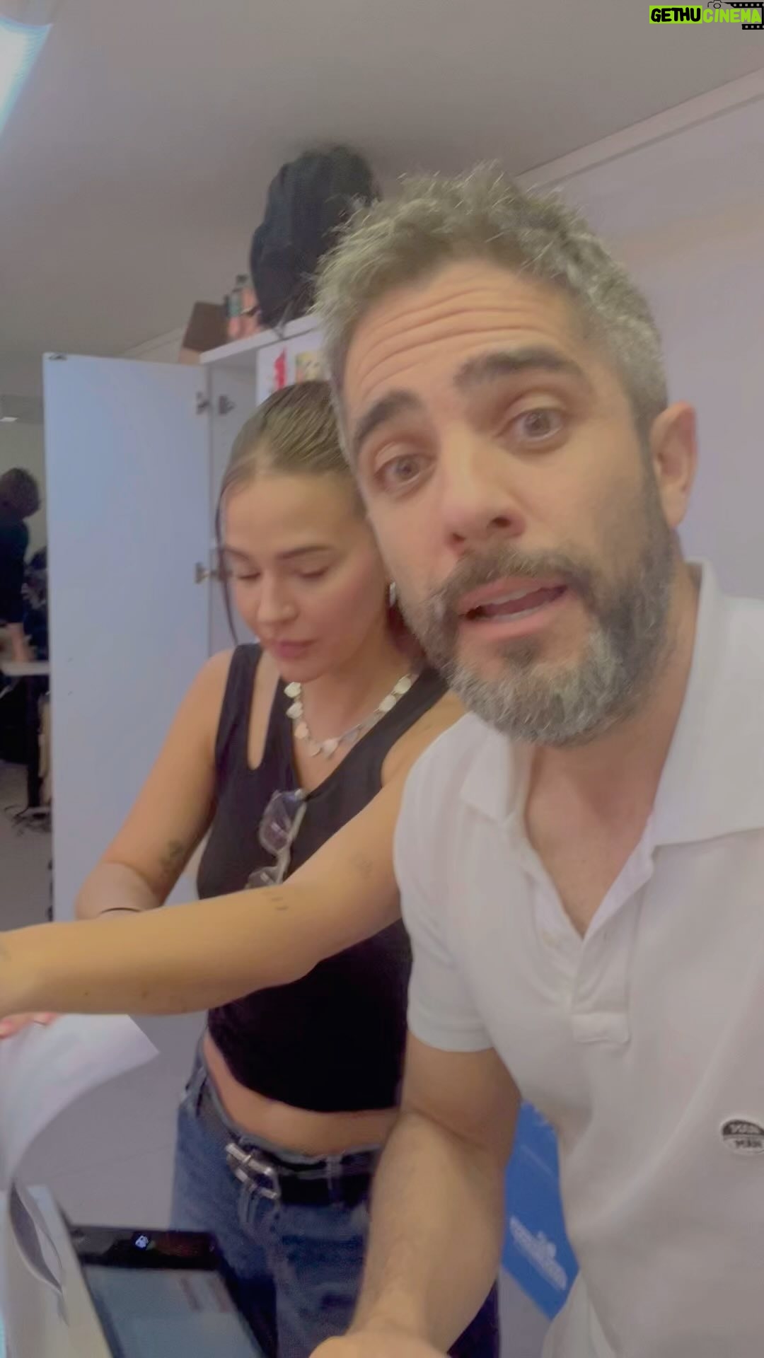 Roberto Leal - 22.1K Likes - 🧐 @lauraescanes
