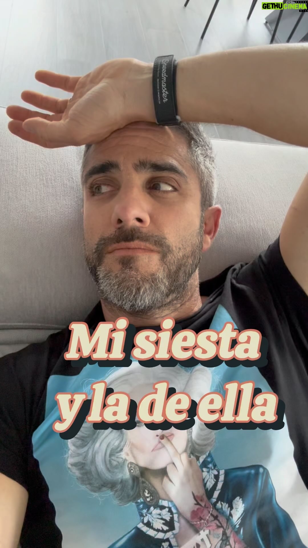 Roberto Leal - 7.8K Likes - Tú y ella. ¿A vosotros también os pasa?
😂 #teckel #salchicha #perrossalchichas