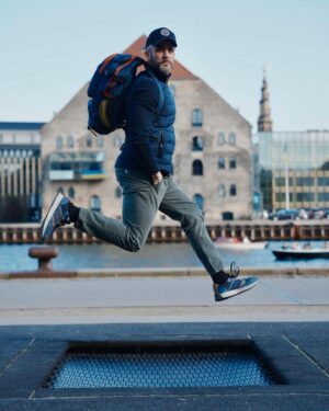 Roberto Leal Instagram - Salta. Saltan. Hoppe. #copenhagen🇩🇰