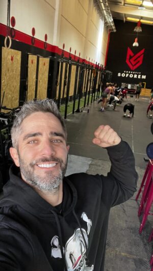 Roberto Leal Instagram - Nunca lo reconocí tan claro: SOY UN PICAO. Vosotros también lo haríais, ESTOY SEGURO 😅

Todos tenemos un @moyaramon en nuestras vidas. Etiqueta a tu Ramón, ese amigo que te quiere ganar en TODO.
