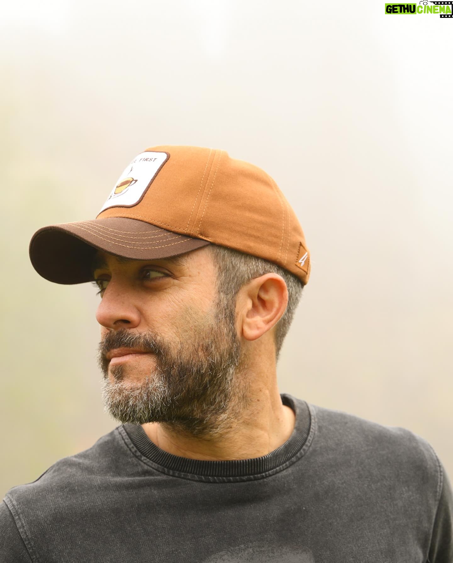 Roberto Leal - 14K Likes - Organizamos este viaje por ellos, porque era su ilusión, porque pensamos que era un regalo para los dos y cuando nos dimos cuenta descubrimos que el verdadero regalo ha sido para los 5. Días de risas, sol, nubes, naturaleza, kilómetros, amor y vida. 🚐❤️ ¿Próximo destino, @sararubio__ ?
Nuestra primera vez en autocaravana 🥰 Gracias @rumbotierra por los consejos. ¡Volveremos!
