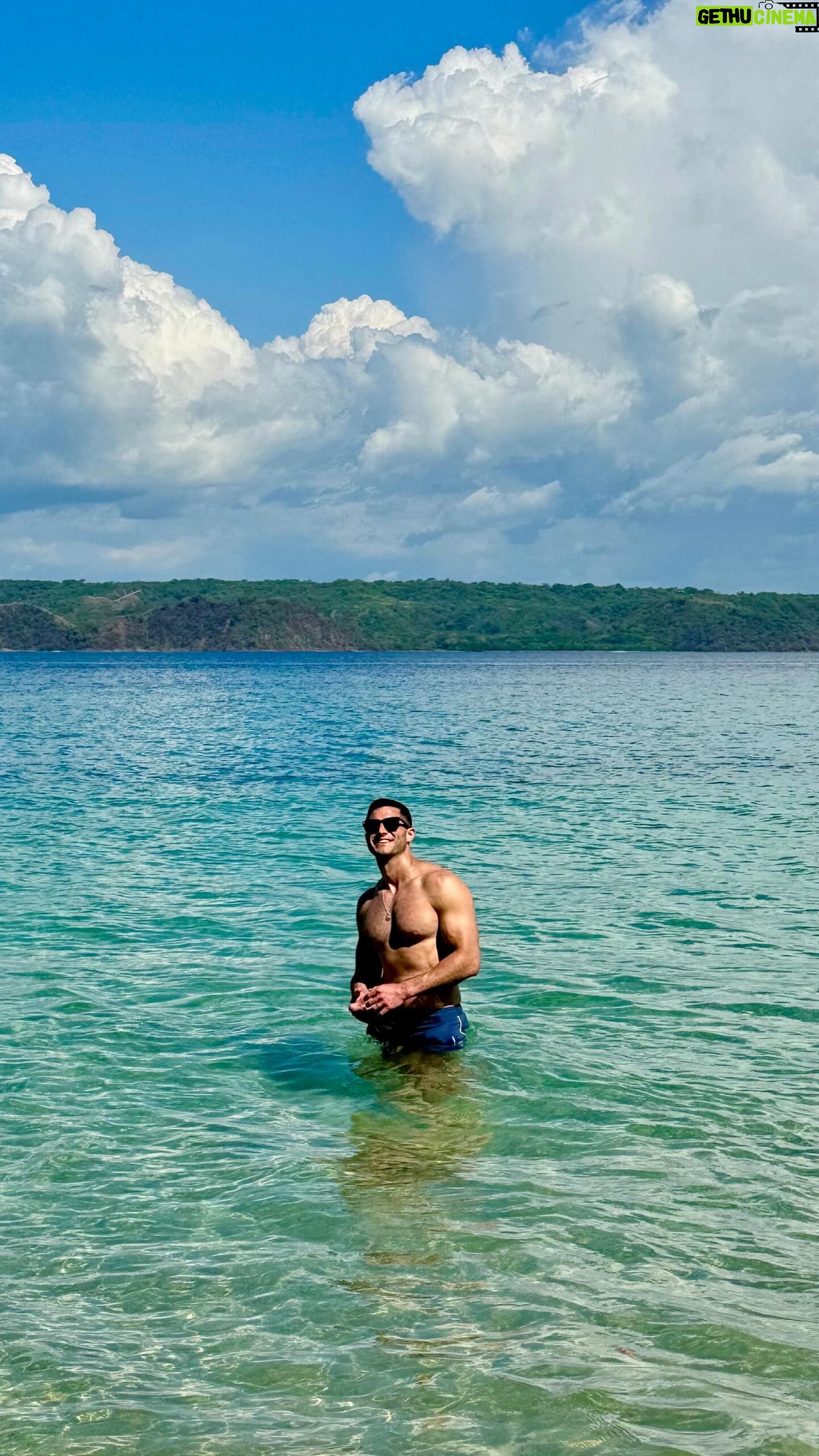 Roberto Portales - 4.7K Likes - The most relaxed I’ve been in a long time 😌🐬🐒🇨🇷 #puravida #costarica #relax #peaceful #travel
