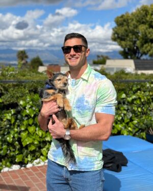 Roberto Portales Instagram - The Easter Puppy 🐶 🐰 #HappyEaster #puppylove #spring #puppy #dog #rescuedog