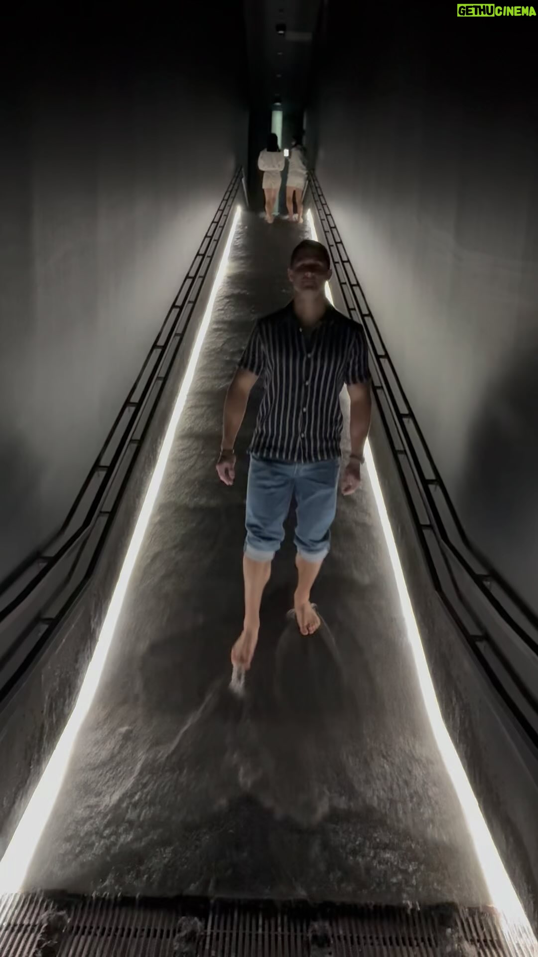 Roberto Portales - 14.4K Likes - I think someone left the bathtub running upstairs 😆 JK it’s the entrance to teamLab Planets in Tokyo #art #immersiveart #artexhibition #water #sensory