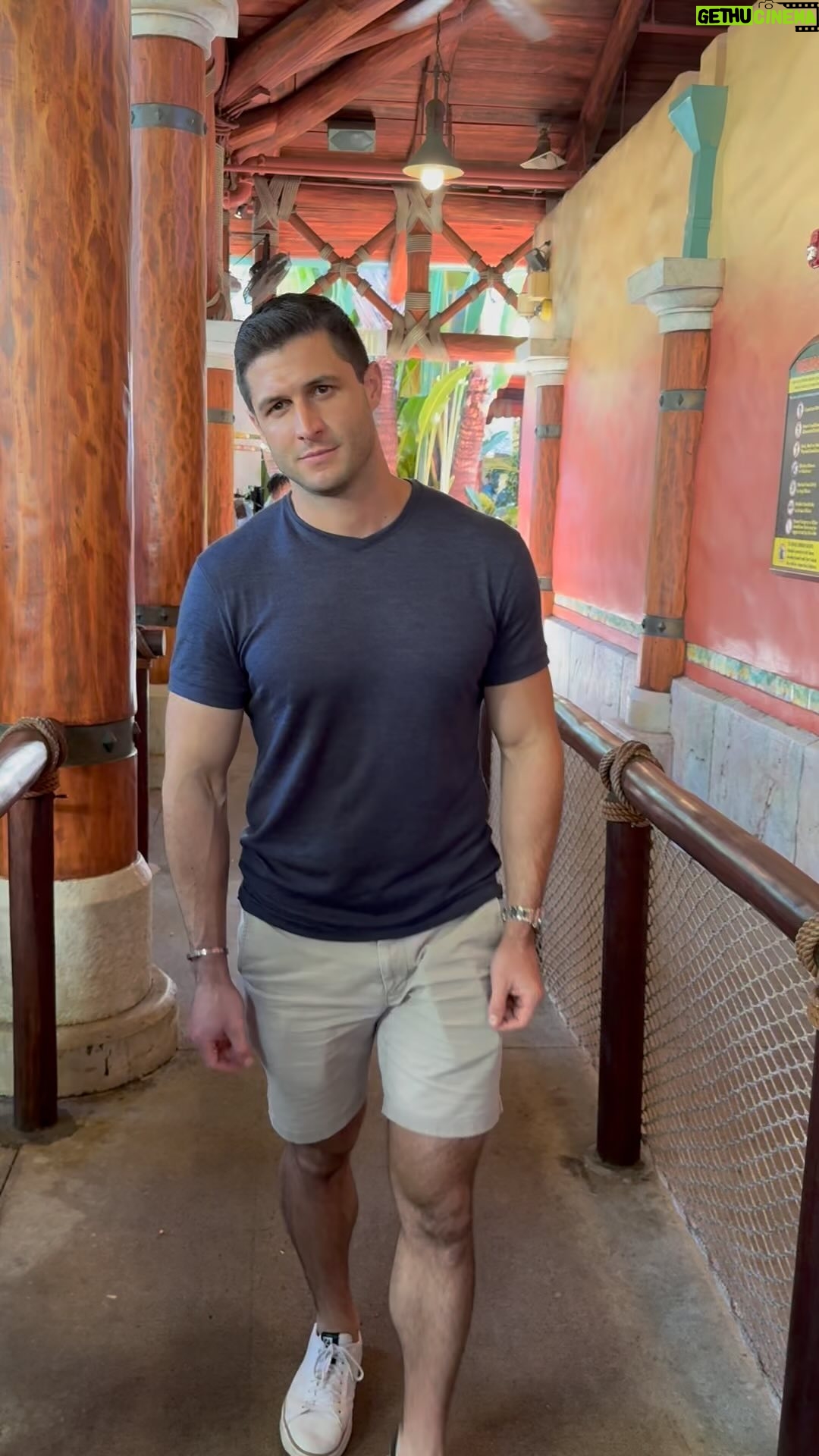 Roberto Portales - 17.9K Likes - Trevor said, “don’t worry, they turn the water down in the fall…” #jurrasicpark #waterride #themepark #universalorlando #wet