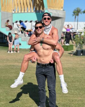 Roberto Portales Instagram - I wish we were doing it all over again this weekend #flashback #coachella #husbands #musicfestival #husband #piggyback