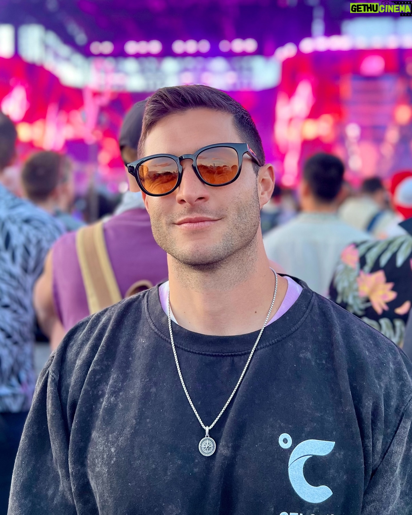 Roberto Portales - 3 Likes - Cozy at Coachella #festival #chilly #coachella #staywarm #musicfestival
