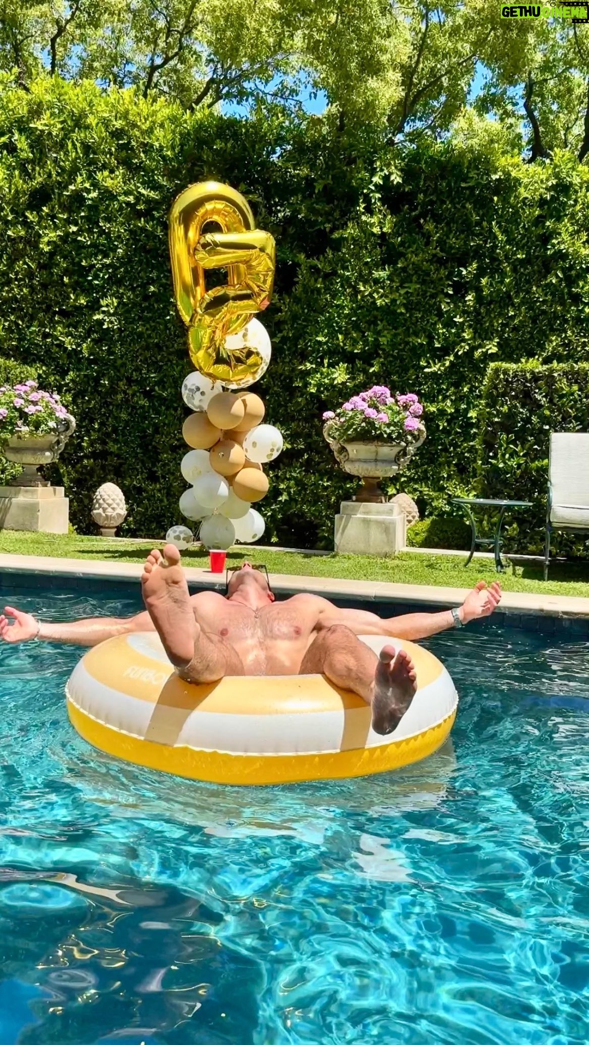 Roberto Portales - 6.2K Likes - Just give me a pool and a floatie, and I’ll be entertained all day 😎 #losangeles #summervibes #pool #relax #sunnyday