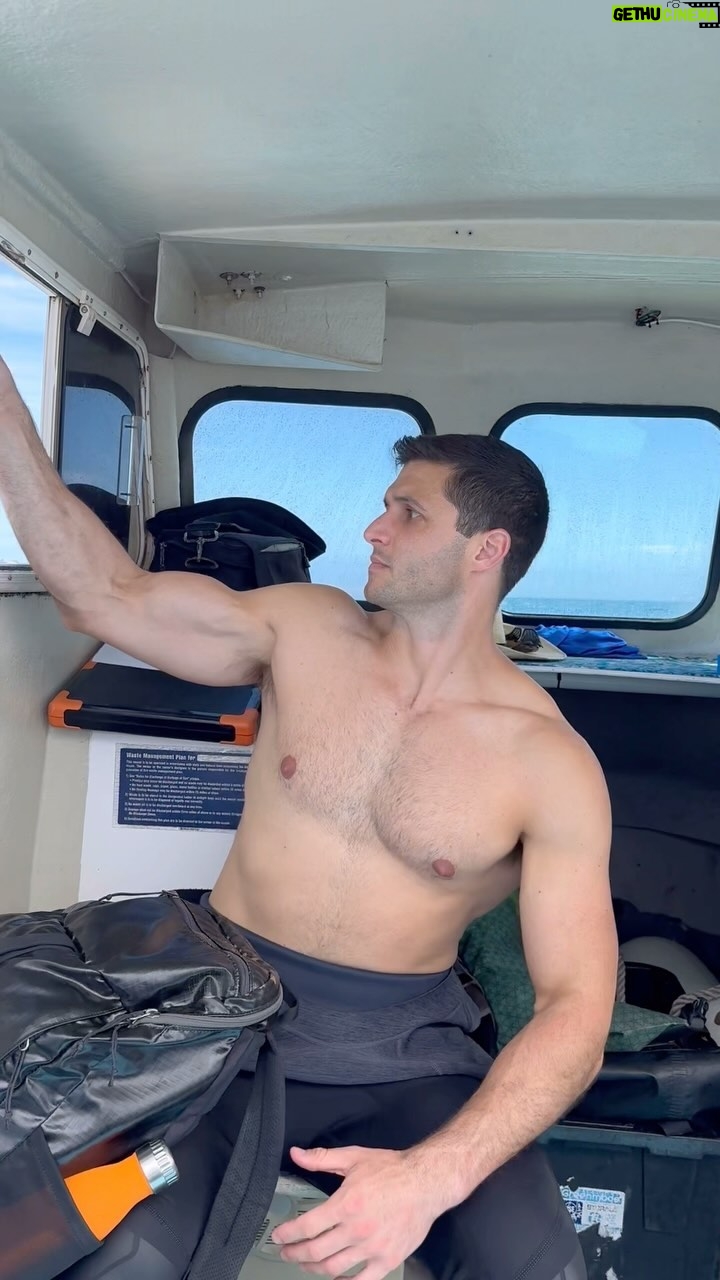 Roberto Portales - 11.2K Likes - A little choppy #scubadiving #boat #kauai #travel #wetsuit
