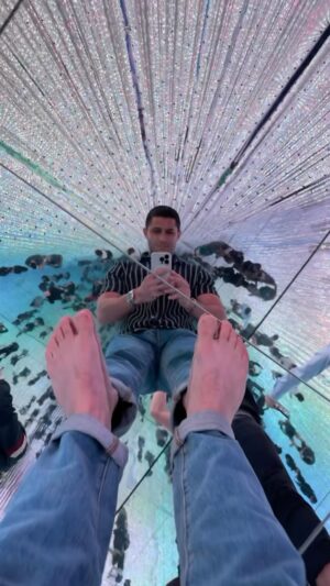 Roberto Portales Instagram - Intergalactic Vibes ✨ #art #tokyo #immersiveart #artexhibition #immersive #teamlabplanets