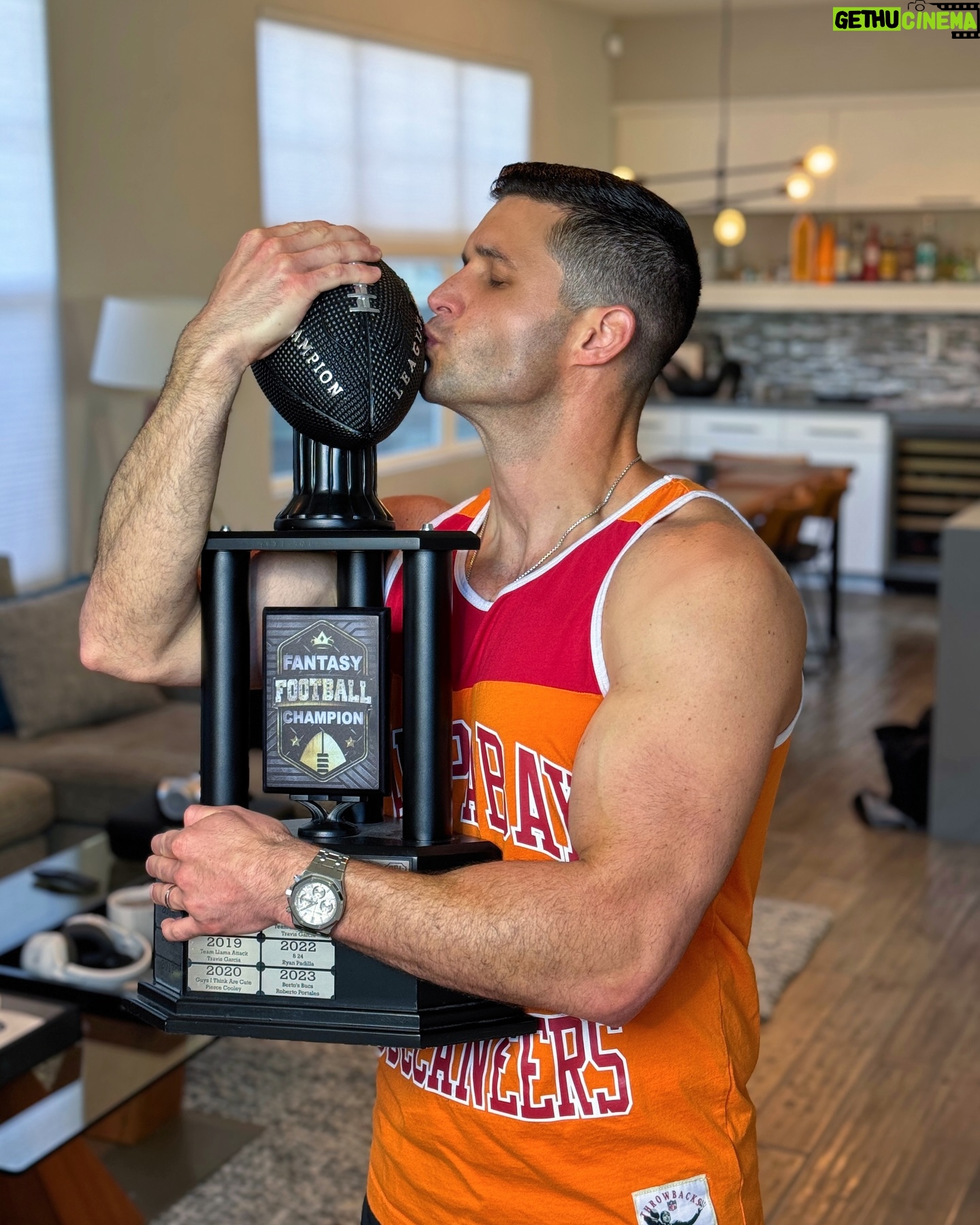 Roberto Portales - 3 Likes - After 7 years in the league, I finally brought this baby home 🏆🥰 Special thanks to Lamar Jackson and Tyreek Hill 🙌🏼 #fantasyfootball #champion #champ #football #nfl #trophy