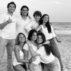 Robi Ludwig Instagram - Summer vibes were definitely in the air in Margate, New Jersey☀️⛱️

#summer #summervibes #summertime #family #familylife