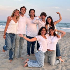 Robi Ludwig Instagram - Summer vibes were definitely in the air in Margate, New Jersey☀️⛱️

#summer #summervibes #summertime #family #familylife
