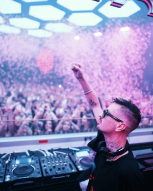 Robin Schulz Instagram - Pacha opening party 🍒🎉 what a way to kick off Ibiza season