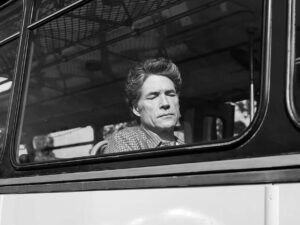 Robin de Puy Instagram - Daniel Boussevain voor Volkskrant Magazine. ❤️ 
@astridschilders @de_volkskrant @volkskrantmagazine @uitgeverijpluim @anhnguyaen 
Met dank aan: Met dank aan: De Stichting Veteraan Autobussen 🚍