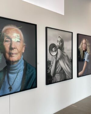 Robin de Puy Instagram - The Portrait @ The Ravestijn Gallery
Group exhibition: 25 June - 27 August 2022
Open from Monday to Saturday from 12:00 - 17:00

Noah, 105 x 140 cm, edition 5. 
Next pages, f.l.t.r.: Jane Goodall, Faiza, Noah.