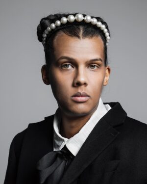 Robin de Puy Instagram - Stromae / Volkskrant Magazine. 

Maybe he can offer the world some consolation. 🥀 #ukraine 

@volkskrantmagazine @stromae
@astridschilders