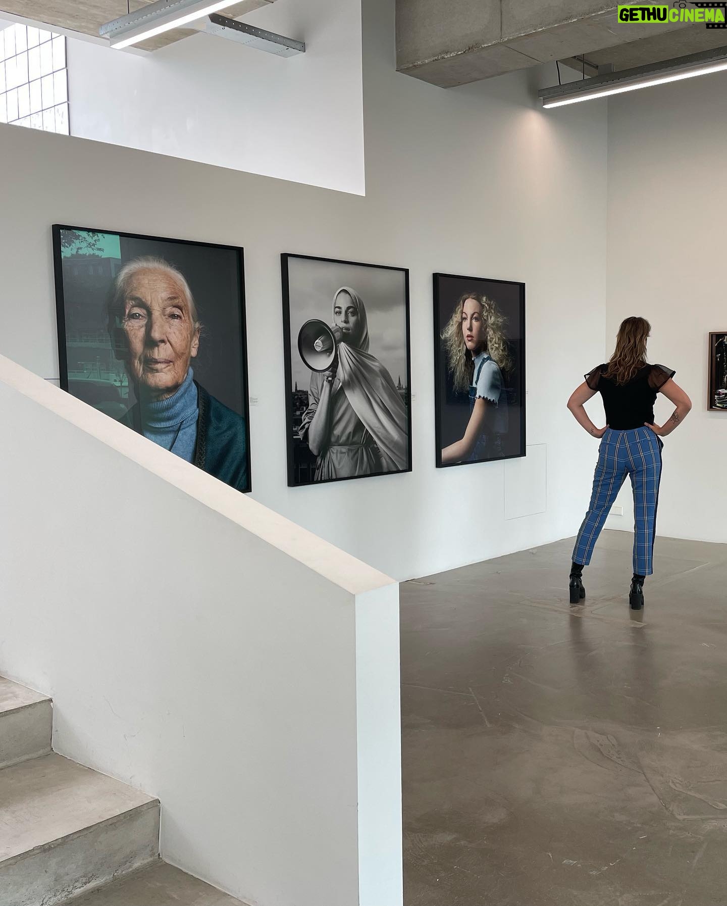 Robin de Puy - 1.1K Likes - The Portrait @ The Ravestijn Gallery
Group exhibition: 25 June - 27 August 2022
Open from Monday to Saturday from 12:00 - 17:00
Noah, 105 x 140 cm, edition 5.
Next pages, f.l.t.r.: Jane Goodall, Faiza, Noah.