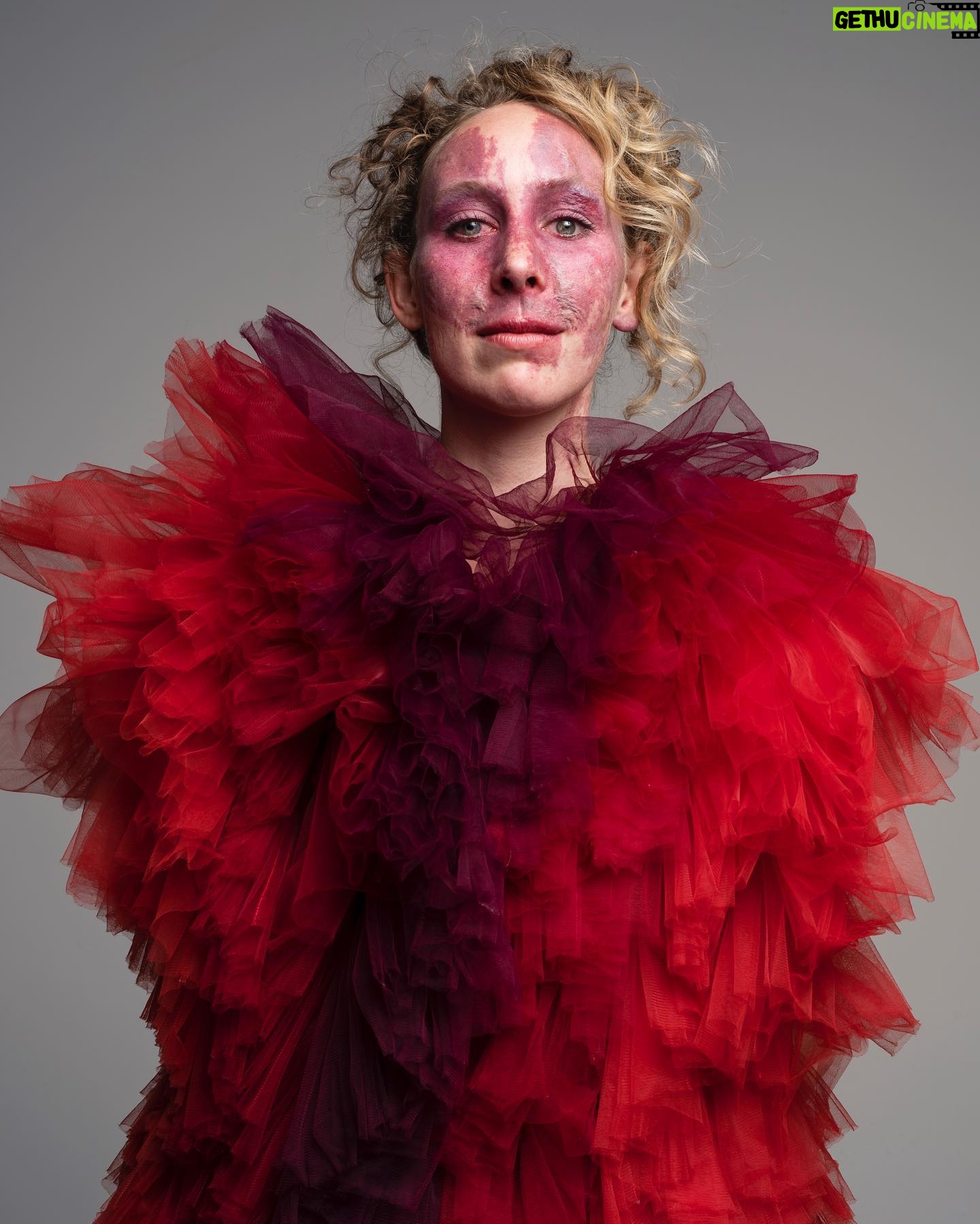 Robin de Puy - 1.4K Likes - Own them wine stains!
❤️🌺
More pics in LINDA. Magazine.
Thanks team @sandragovershairandmakeup @annaclaassen @linda @karenschoolland @annefloor_roosterman