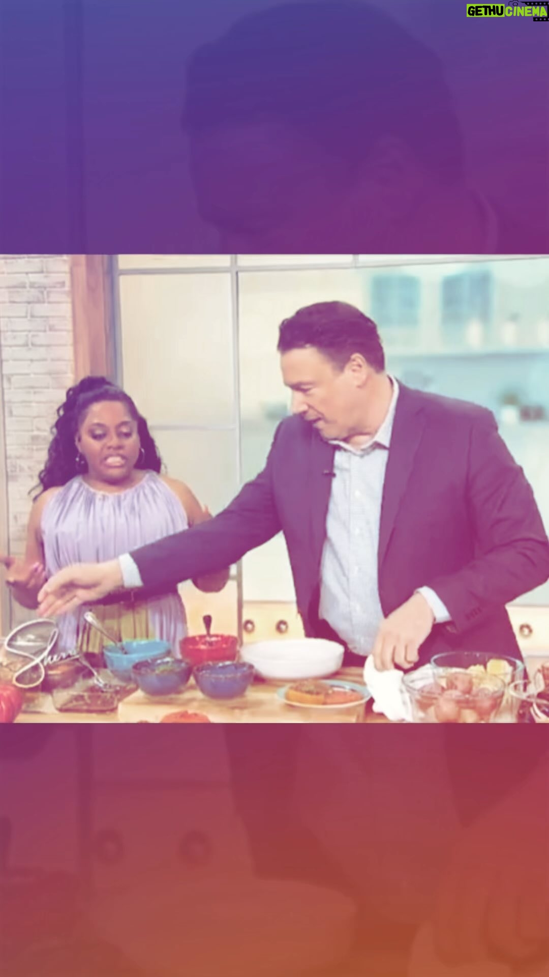 Rocco DiSpirito - 282 Likes - Cooked up a Seafood Boil @sherrishowtv from my new cookbook, #everydaydelicious @sherrieshepherd
Always great fun with this crew! #sherrishowtv #sherri #besttimeindaytime #cooking #foodie #foodstagram #cookbook #rocco #chefrocco #food #love #celebritychef #cookbooks
