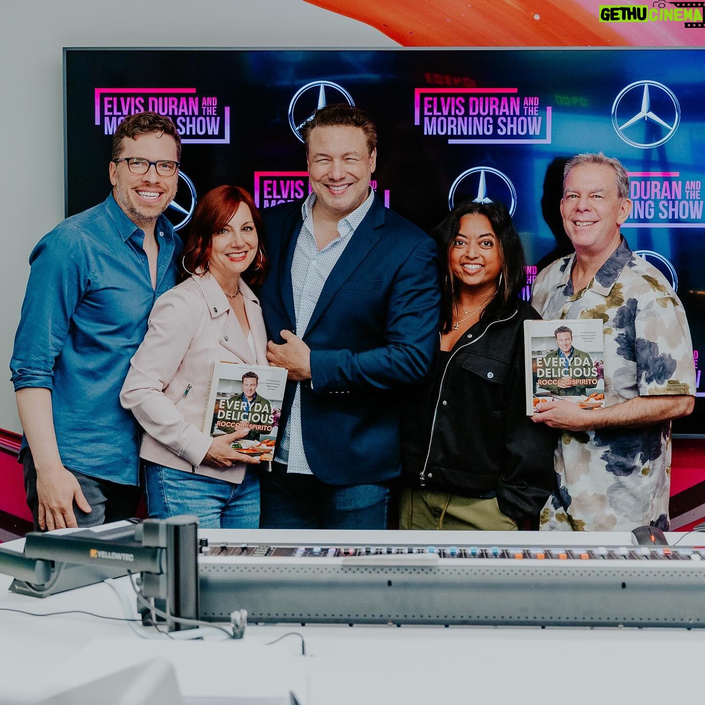 Rocco DiSpirito - 593 Likes - So thrilled that @roccodispirito stopped by to chat about his latest book, #EverydayDelicious 🍽️ We can’t wait to get cracking in these recipes 👨🍳
#RoccoDiSpiritoOnElvis in our @MercedesBenzUSA Interview Lounge #MBInterviewLounge (Photos by: @rachel_kaplan for @iheartradio)