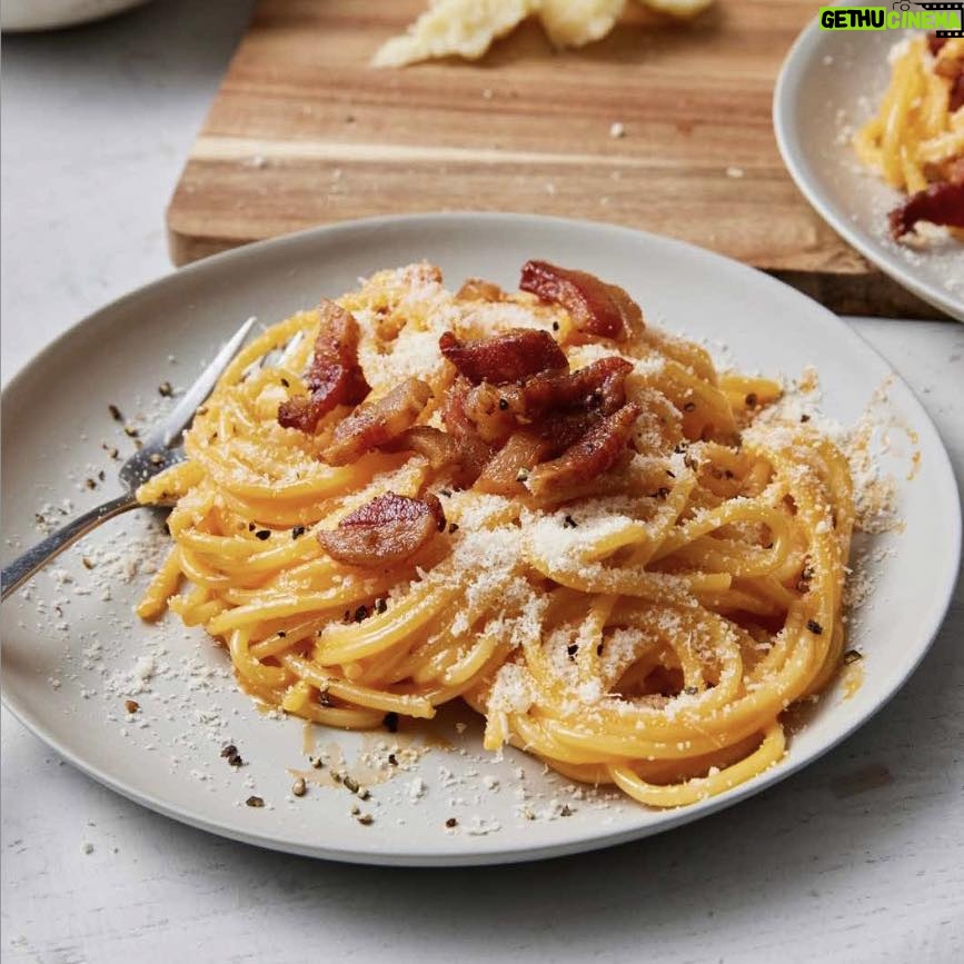 Rocco DiSpirito - 780 Likes - OG Spaghetti Carbonara! One of my personal favorite recipes from #EverydayDelicious that I can’t wait to share with you all!
#eat #eater #goodeats #instayum #instadelicious #foodies #nycfood #nycfoodies #foodiesofinstagram #instaeats
#chefsofinstagram #cheflife #chefstyle #chef #chefs #spaghetti #carbonara