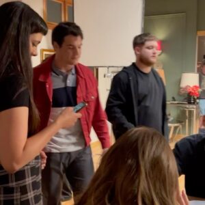 Rocío Hernández Instagram - El jueves terminamos de grabar @buenoschicoseltrece y acá estoy tratando de hacer un resumen en 10 fotos para despedir este proyecto que compartimos 7 meses. Las fotos no alcanzan. 🥹

Gracias a todo el equipo maravilloso que hizo posible que exista esta historia y que mantenga viva a la ficción nacional. Aguante cada uno de ellxs por hacer tanto trabajo con amor y compromiso. 
A todo el elenco espectacular que adoro y me llevo para siempre en el ❤️ 
Mención especial a @ornedelia_ y @tomaskirzner que fueron lxs mejores compañerxs que podría haber pedido para contar estas historias de amor 🫶🏻 

Gracias @polkaprod @elchuecosuar y @florlimonoff por la confianza🌸

A cada persona que formó parte GRACIAS. Y gracias a todas las personas que nos siguen, ven y disfrutan de la novela. Hay Buenos Chicos para rato 🙌🏻🙌🏻

@jeronimogiocondobosia @lautaro_rodriguez @santiagoachaga @agustinatremari @ginamastronicola @carolinaunrein @vazquezfran 
@latoscano1ra @brendagandiniok @lucianocaceresok @monaco_pablook @rominagaetani @fermetilli @luismachinok @juanpalominoficial @cachetesierra @juancolucho