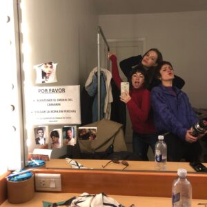 Rocío Hernández Instagram - Hoy son 100 jornadas desde que empezamos a grabar @buenoschicoseltrece 🤯 En que momento? Amo este equipo 💘 

Hoy 21:15 capítulo nuevo en @eltrecetv ❤️‍🩹
