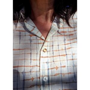 Rocío Muñoz-Cobo Instagram - Pues yo viviría (sin ningún problema) en una perpetua primavera con este jardín florido y salvaje.

Gracias @guitare_es por la camisa delicious.
🤍✨️