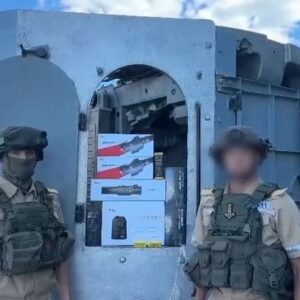 Rodion Gazmanov Instagram - Враг будет разбит. Победа будет за нами!
Хочу повторить эти важные слова, сказанные нашими моряками-черноморцами. И присоединиться к их благодарности в адрес неравнодушных жителей Западного округа города Москвы.

На прошлой неделе спецустройства для военнослужащих боевого корабля, который сейчас решает особые задачи в рамках СВО, были переданы в войска. Необходимые тепловизоры, аккумуляторы и зарядные устройства уже доставлены на судно.

Ваш вклад неоценим. Спасибо!