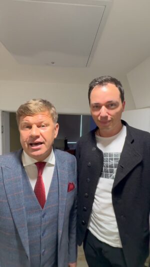 Rodion Gazmanov Instagram - Приятно общаться с людьми, с которыми чувствуешь себя на равных!))
@guberniev_dmitry