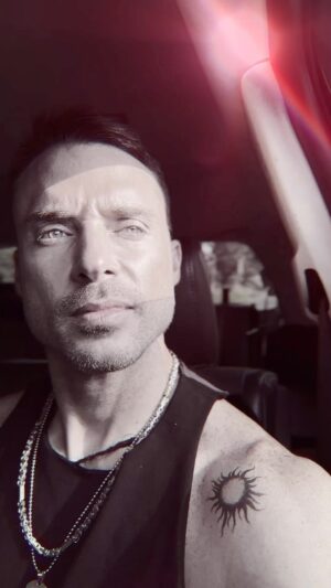 Rodolfo Salas Instagram - V I E R N E S 😎
.
Que hacen hoy?