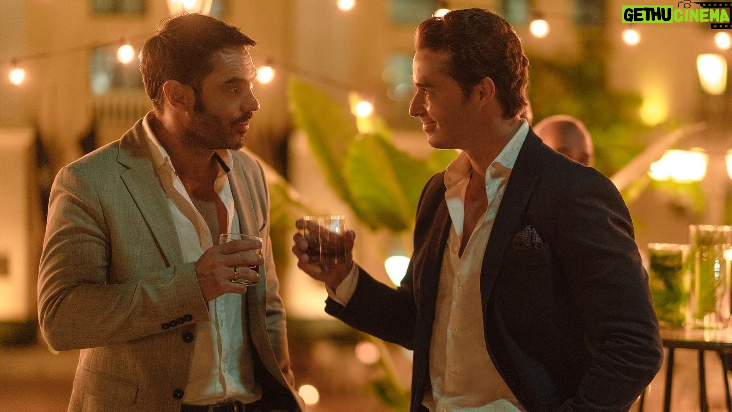 Rodolfo Salas - 32.6K Likes - Les cuento que durante la semana de estreno, Perfil falso alcanzó el puesto #1 en el Top 10 global de Netflix de series de habla no inglesa con más de 76 millones de horas vistas por personas de todos los rincones del mundo! Fans de países en todos los continentes han hecho match con la serie, siendo #1 en 82 de ellos como Argentina, Canadá, Estados Unidos, México, España, Nigeria, Turquía, entre otros.
@netflix @netflixlat @netflixcolombia
.
.
.
Le doy Gracias a Dios, a ustedes, a mis compañeros de trabajo, a @stopello @marthagodoy2000, @luisluyando @castingbytv, @jonathan_bruskey @dijimenez69 @cata__herzapata y a todas esas personas que hicieron posible este hermoso proyecto.