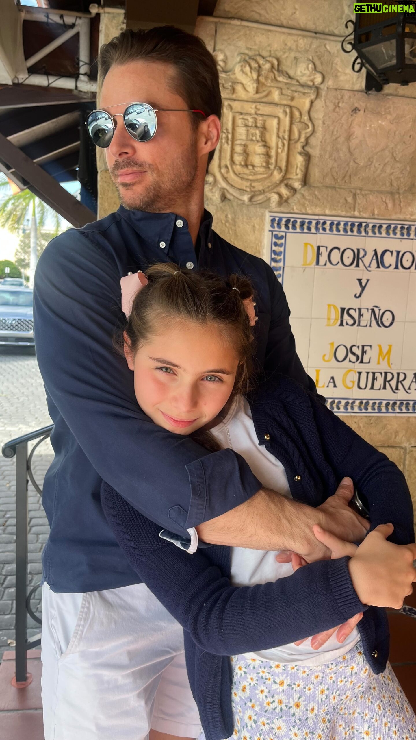 Rodolfo Salas - 10.6K Likes - Ser PADRE es algo indescriptible…Me atrevo a decir que es el amor más puro que alguien es capaz de sentir. Me equivoco?
.
.
.
@alaialdecoa