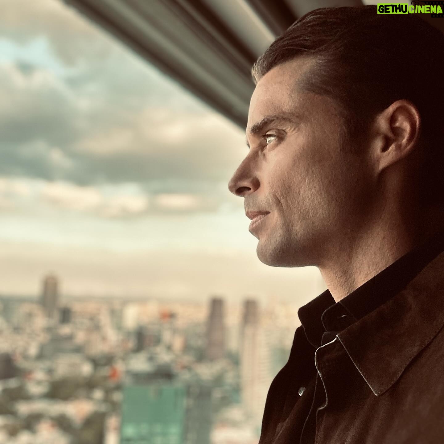 Rodolfo Salas - 14.3K Likes - P A C T O D E S I L E N C I O
.
Ya disponible en @netflix @netflixlat @netflixmx
.
OMAR: Venezolano y no soy uno del montón.
Sabe ser romántico, divertido, elegante y muy hábil en la cama, dependiendo del gusto de sus clientas.
.
Gracias 🙏
@marabiertoproductions
@stopello
@marthagodoy2000
@palomeragroup
.
@agencymargot