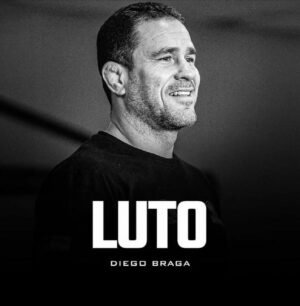 Rodolfo Vieira Instagram - Ainda sem acreditar que fizeram essa covardia contigo…Quando eu comecei a pensar em fazer meu camp aqui no Rio você foi a primeira pessoa que pensei em chamar pra me ajudar nos treinos, e quando eu e Davi fizemos o convite você aceitou na hora e então começamos nosso trabalho, você era um cara tão especial Diego, com coração como poucos,  mesmo te conhecendo a tantos anos e não tendo tanto contato você sempre me tratou super bem, e tínhamos uma ótima conexão, você sempre com uma energia ótima! Obrigado pela ajuda nos treinos que me deu durante a esses poucos dias que estivemos juntos, por se mostrar tão dedicado em me ajudar, por ter sido o primeiro a querer me levar pro hospital quando cortei a sobrancelha semana passada e ter perdido quase a tarde toda comigo mesmo tendo compromisso, me contando sua história de vida e tudo que tinha passado, aquilo só me fez te admirar ainda mais como ser humano, que Deus te receba aí irmão, descanse em paz🖤😭😖