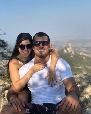 Rodolfo Vieira Instagram - Hoje é seu aniversário, e eu só quero agradecer a Deus por ter colocado você na minha vida, obrigado por ser tão maravilhosa pra mim e pro nosso filhote, na verdade para todos que estão a sua volta e que tem a sorte de te conhecer e ter sua amizade! Você é muito especial e faz eu me sentir especial também..Eu te amo, Ju!  @maarquesjuliana #JujuFaz29