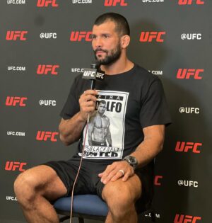 Rodolfo Vieira Instagram - Como todos já sabem, minha luta foi cancelada minutos antes de acontecer, eu já tinha começado aquecer quando fui avisado dentro do locker room que meu adversário estava muito mal e vomitando, fiquei meio confuso na hora e sem acreditar que isso de novo estava acontecendo comigo como no ano passado onde a luta foi cancelada 2 dias antes de acontecer, mas depois fiquei tranquilo e em paz por que entendo e aceito que não era pra ser, confio no que Deus está guardando pra mim no futuro! Só desejo melhoras ao Armen e espero que ele já esteja 100%… E quero aqui também  agradecer e pedir desculpas a todos que foram lá pra me assistir, não imaginava que tinha ido tanta gente lá pra isso, só me dei conta depois de ter ido até a arquibancada e ver q quantidade de fãs queridos me dizendo isso! Agora vou dar uma descansada, começar meus seminários e já já volto aos treinos!