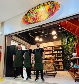 Rodrigo Dorado Instagram - Juntos, transformamos o sonho em realidade. Celebrando cada xícara, enquanto damos vida a esta cafeteria. 

Bem-vindos ao nosso cantinho de sabor e boa companhia! Bem-vindos a Bio Café & Co. 🌱

Já estamos funcionando 😁
Rua Teodoro Sampaio, 2550 loja 36 - Pinheiros/SP

*Em breve, inauguração oficial.

#BioCafé