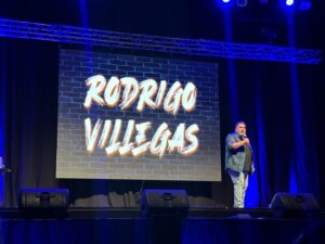 Rodrigo Villegas Instagram - Gracias #concepcion 🙌🏼🙌🏼🙌🏼 siempre un agrado estar allá 😁

#rv #humor #show #playlist #parati #viral