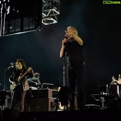 Roger Waters - 29.7K Likes - READY FOR RIO ON SATURDAY!
š„: @kate.izor