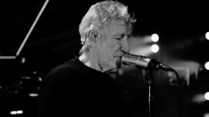 Roger Waters Instagram - READY FOR TONIGHT AT THE PALLADIUM!

📸: KATE IZOR